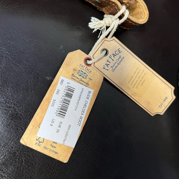 Fat Face Chelsea Brogue Boots. - Picture 9 of 10